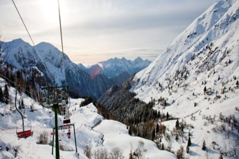 La verde Val Seriana si tinge di bianco: è ora di allacciare sci e ciaspole!