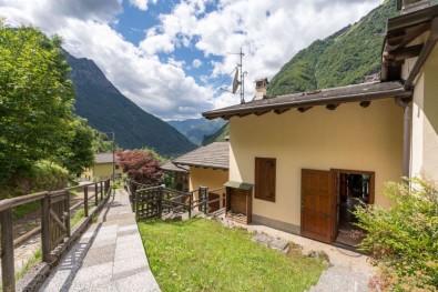 Doppio livello a Valbondione (Bg) Cod. 37461