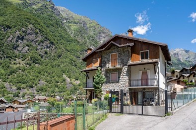 Bilocale a Valbondione (Bg) Cod. 37454